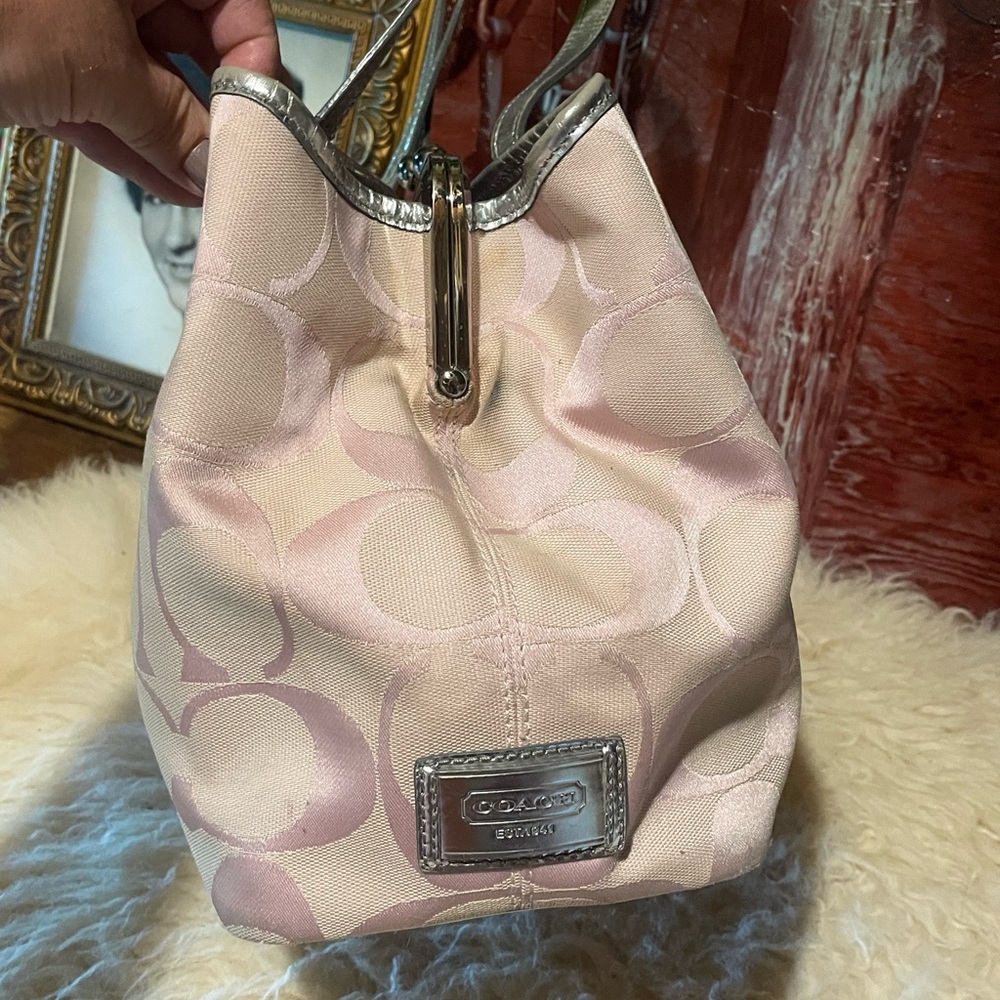 Coach Kiss Lock 3 section bag - Picture 10 of 13